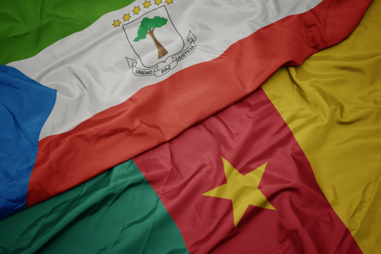Flag of cameroon and national flag of equatorial guinea (© Shutterstock/esfera)