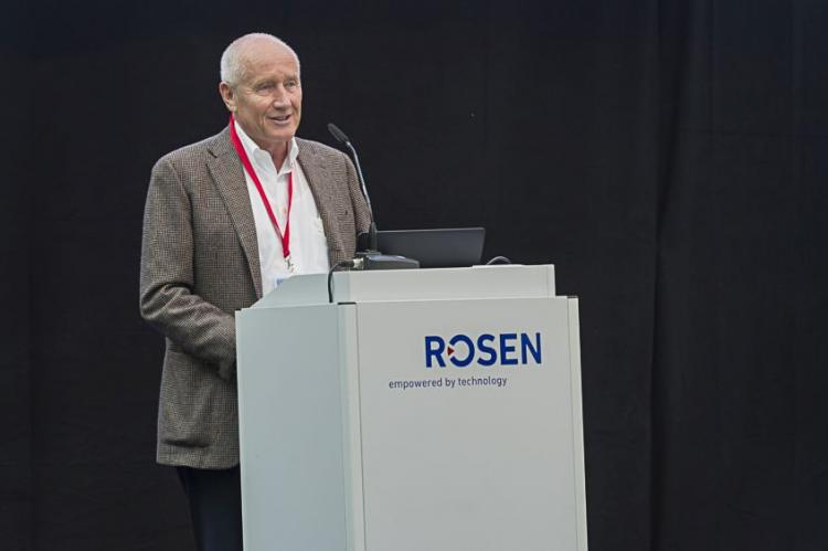 Herman Rosen speaking at the REIF 2016 in Lingen (© 2016 ROSEN Group)