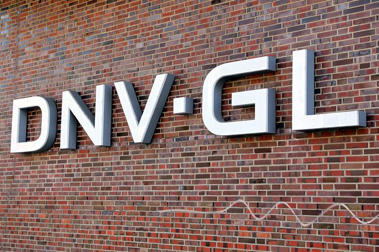 Company nameplate at the Hamburg office of DNV GL (copyright by Shutterstock/Hieronymus Ukkel)