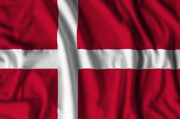 Flag of Denmark (© Shutterstock/Dmytro Balkhovitin) 