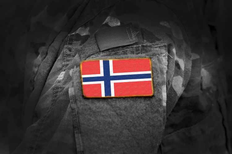 Flag of Norway on military uniform (© Shutterstock/Bumble Dee)