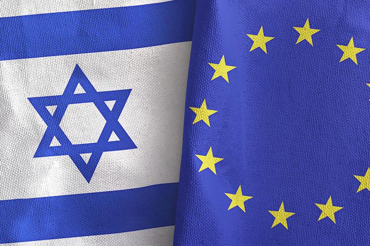 Flags of Israel and the EU (© Shutterstock/NINA IMAGES)