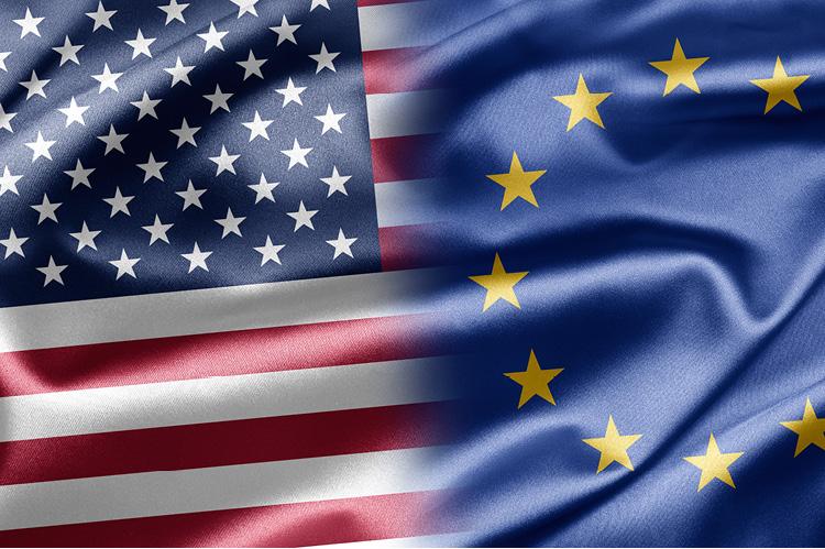 Flags of the USA and the EU (copyright by Shutterstock/ruskpp)