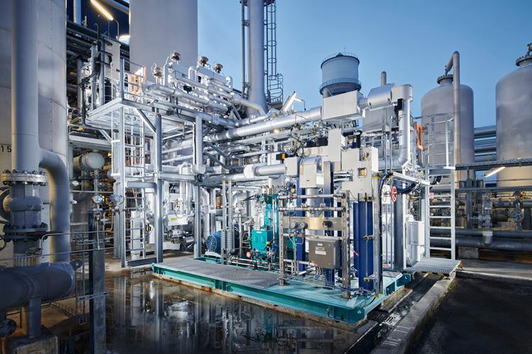 World’s first full-scale pilot plant in Dormagen, Germany (© Linde Engineering)