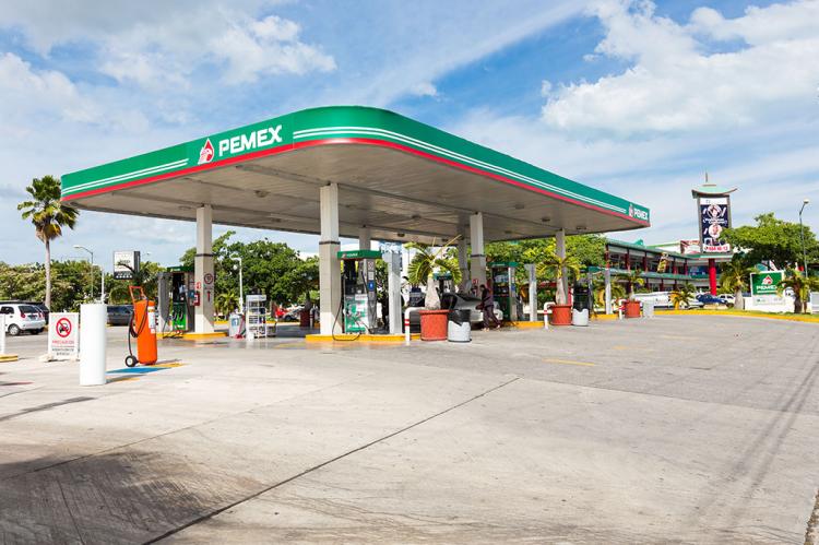 Many gas stations in Mexico are currently closed due to fuel shortage (photopixel / Shutterstock)