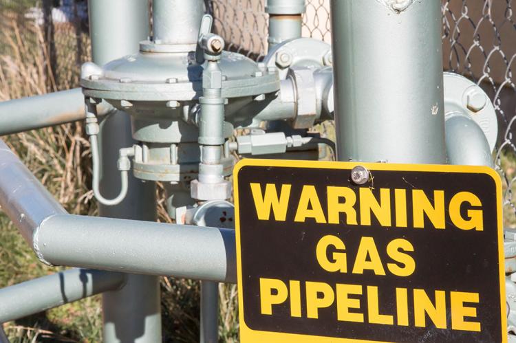 Regulators in Colorado Getting Serious About Pipeline Leaks (Kara Grubis / Shutterstock)