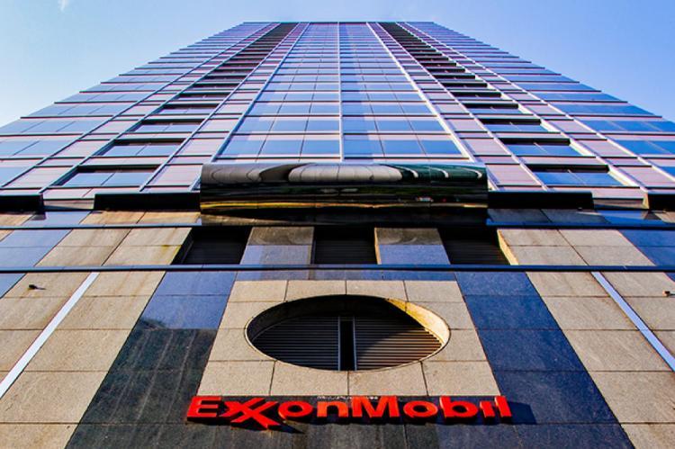 ExxonMobil Proceeds with Argentina Expansion Project in Vaca Muerta Basin (Harry Green / Shutterstock)
