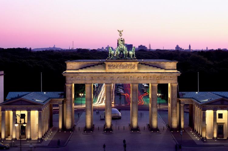 Berlin, Brandenburger Tor (© visitBerlin | Scholvien)