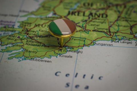 Cork on the map of Ireland and the Celtic Sea (© Shutterstock/Zarko Prusac)