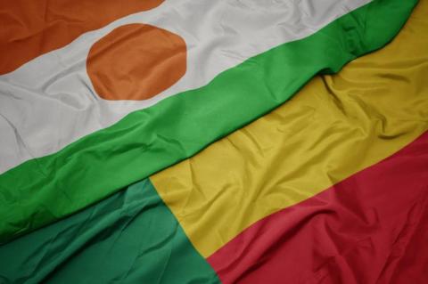 Flag of benin and national flag of niger (copyright by Shutterstock/esfera)
