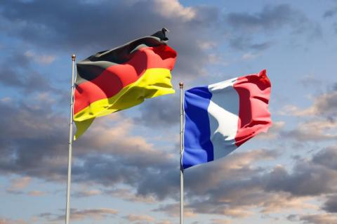 Flags of Germany and France (© Shutterstock/Leonid Altman)