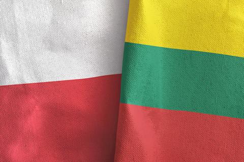 Flags of Poland and Lithuania (© Shuterstock/NINA IMAGES)