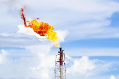 Flare burning gas (© Shutterstock/hkhtt hj)