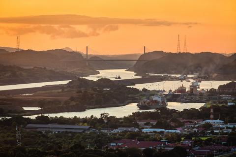 Ships passing through Panama canal (copyright by Shutterstock/Daniel Lange)