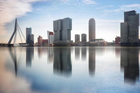 Skyline of Rotterdam (copyright by Shutterstock/TTstudio)