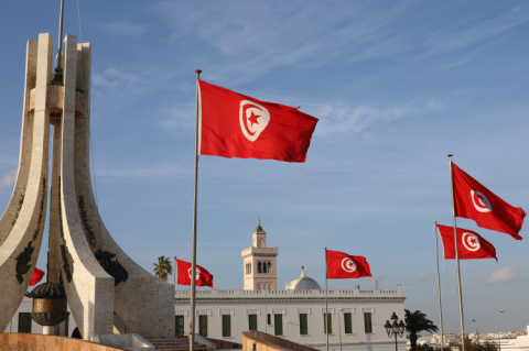 Tunisian flags on the Kasbah Square in Tunis (© Shutterstock/M. Etcheverry)