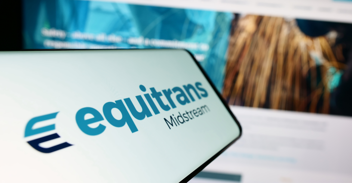 Logo of Equitrans Midstream on a screen infront of the website (© Shutterstock/T. Schneider)