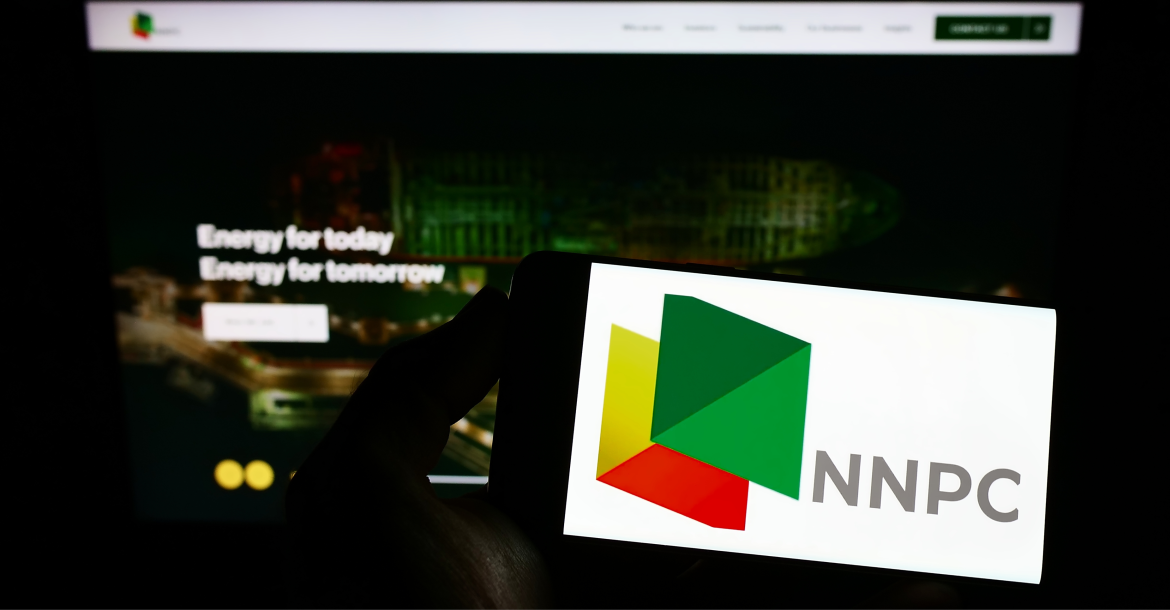 Logo of the Nigerian National Petroleum Company Limited (NNPC) infront of the website (© Shutterstock/T. Schneider)