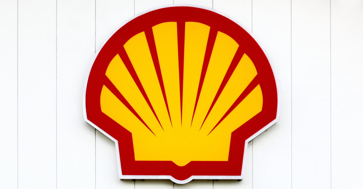 Shell logo on a wall (© Shutterstock/ricochet64)